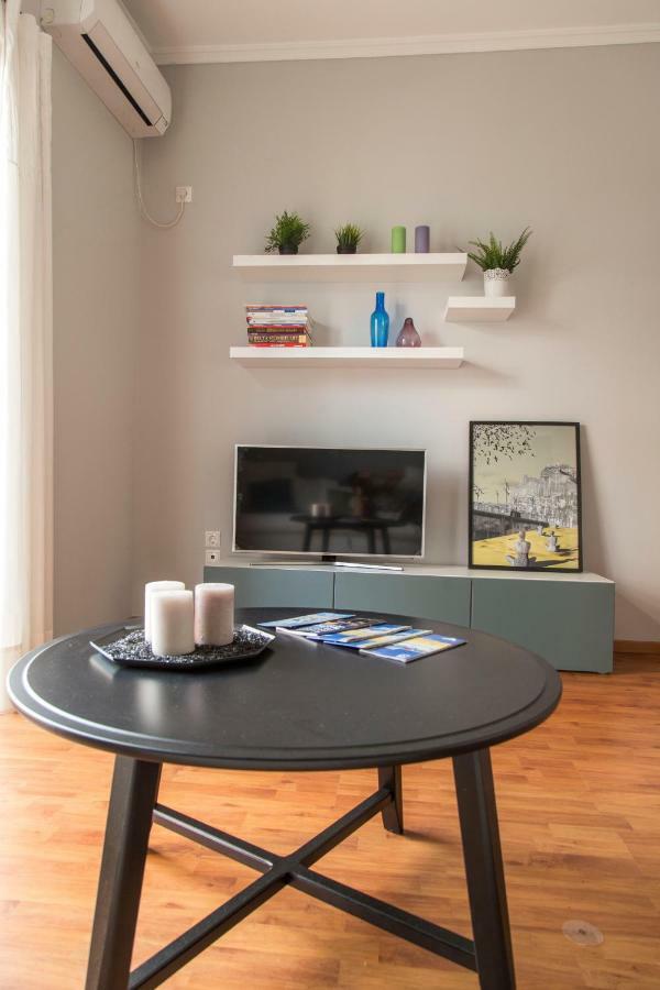 Apartamento Gazi Discrit Next To Subway Atenas Exterior foto