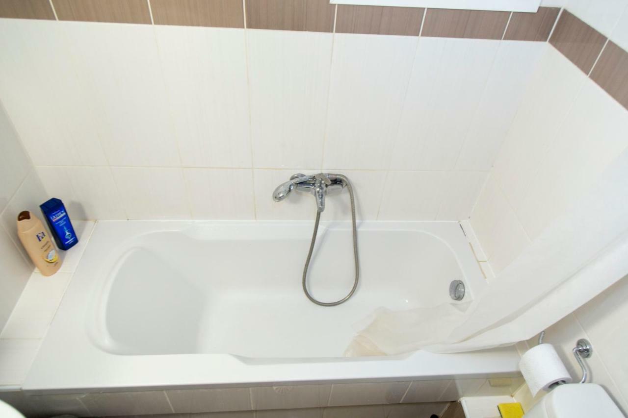 Apartamento Gazi Discrit Next To Subway Atenas Exterior foto